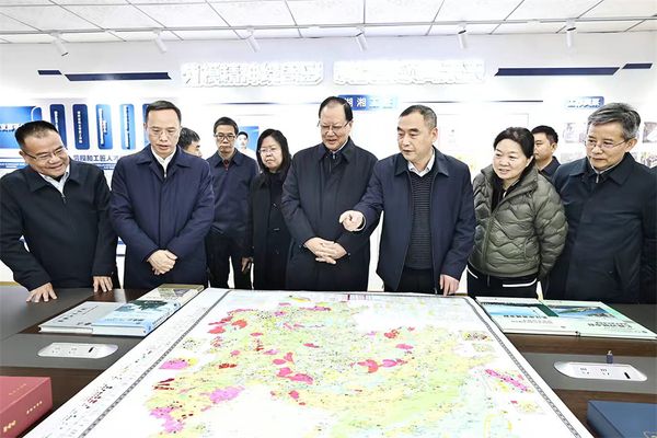 毛伟明在澳门新葡京调研