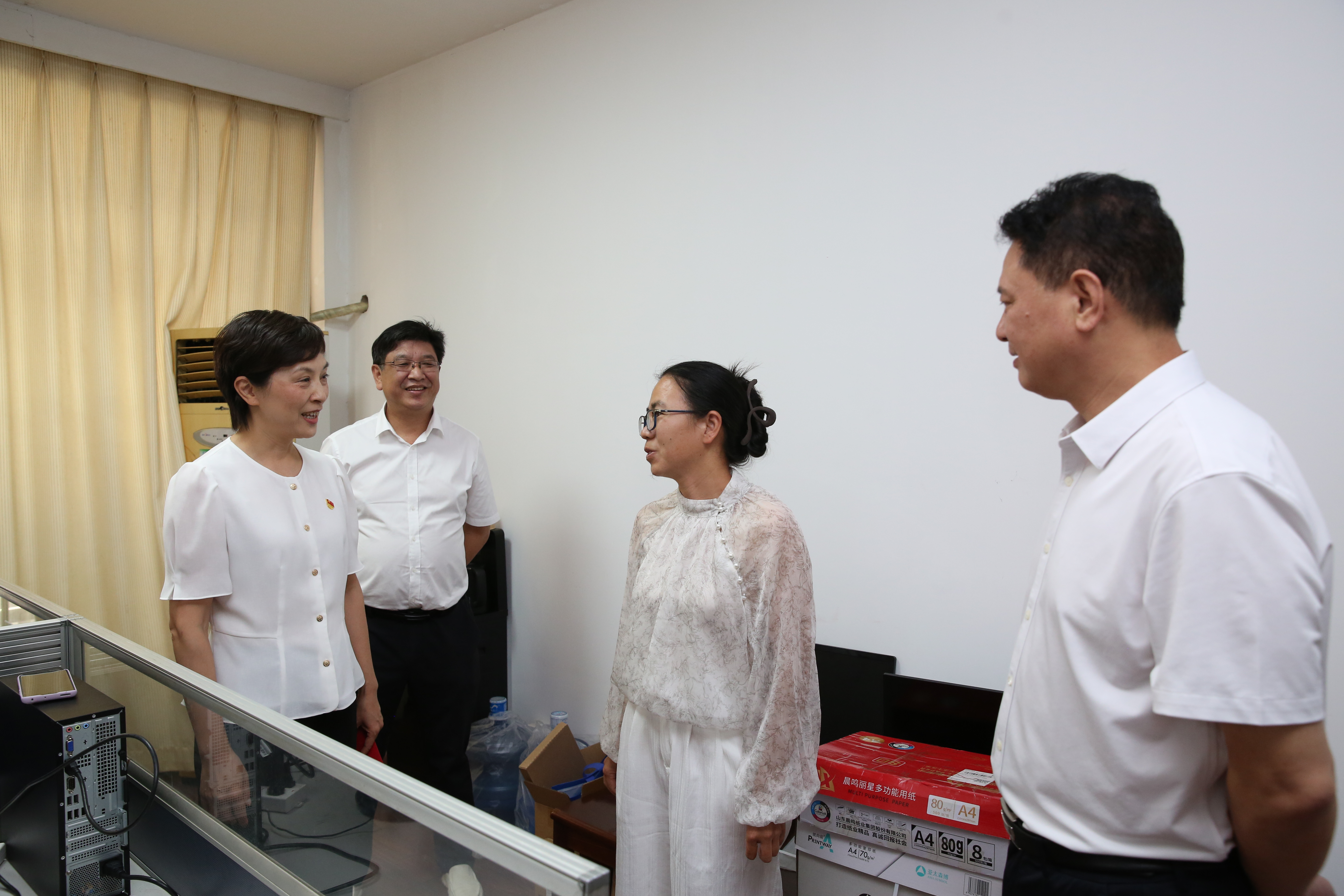 刘凤娟“七一”走访慰问省工矿所困难在职党员